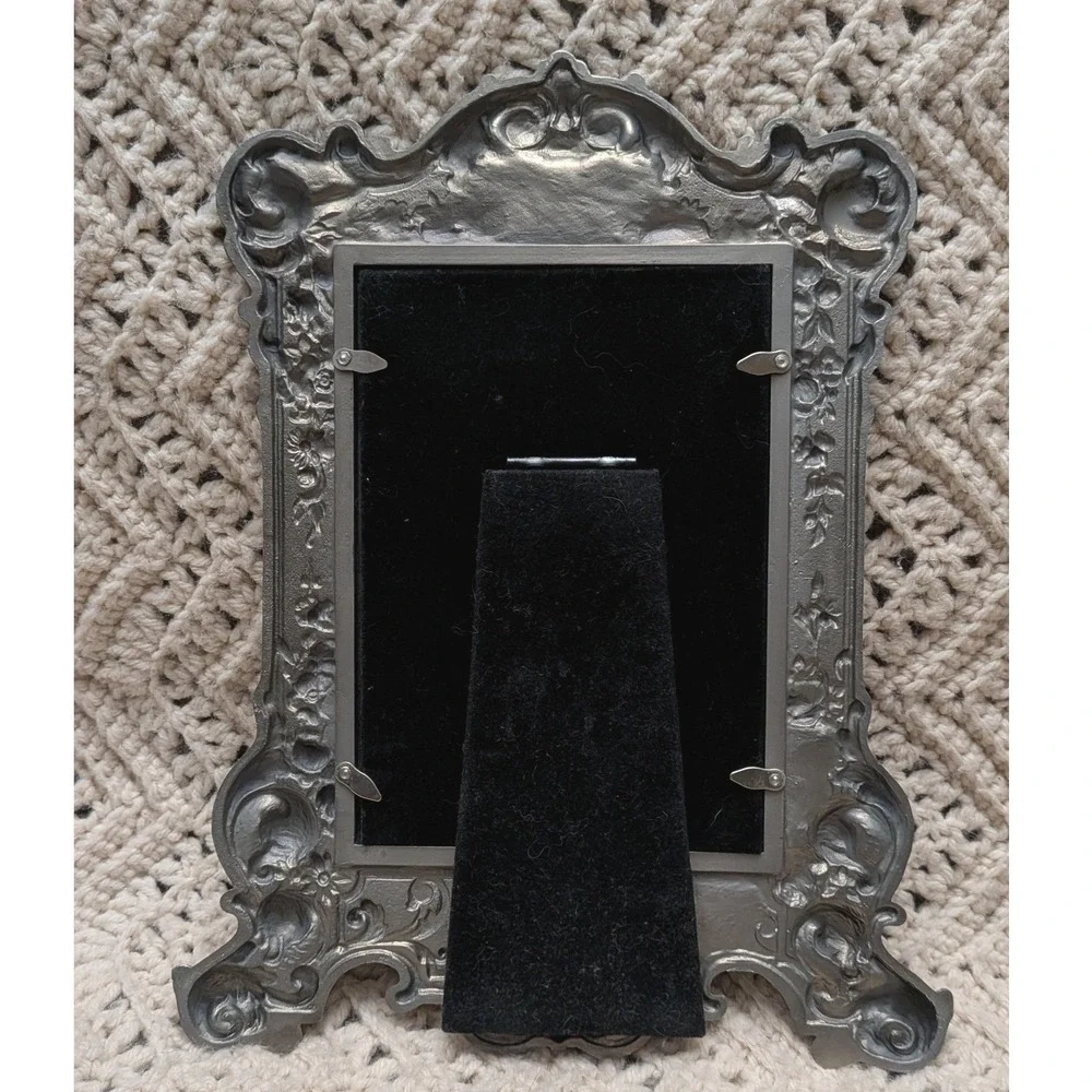 Kirk Stieff American Museum Collection Pewter 5x7 Picture Frame Ornate Floral